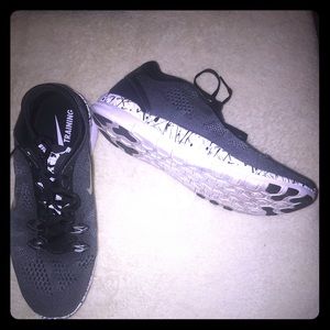 Nike 5.0 TR Fit 5 PRT Womens Training Shoe Sz 9 US